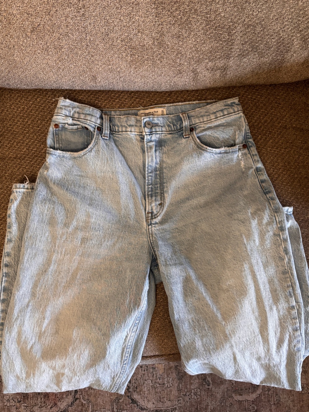 Ambercrombie Ultra High Rise 90’s Straight Jean